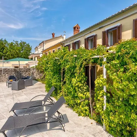 Apartament In 39149